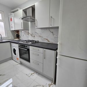 KITCHEN- click for photo gallery